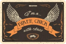 Plechová cedule BIKER CHICK WITH CLASS, OXFORD (černá/krémová/oranžová, rozměr 30 x 20 cm)
