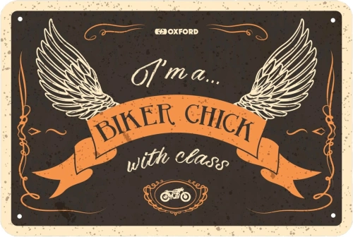 Plechová cedule BIKER CHICK WITH CLASS, OXFORD (černá/krémová/oranžová, rozměr 30 x 20 cm)