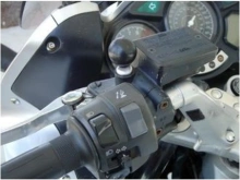Úchyt na motorku se šrouby M10x1,25 do upnutí řídítek, RAM Mounts (1)