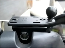 Úchyt na nádržku brzdové kapaliny motocyklu, RAM Mounts (2)