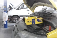 Nabíječka GYS BATIUM 15.12 6/12 V, 225 Ah, 15 A (2)