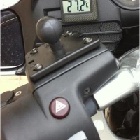Úchyt na nádržku brzdové kapaliny motocyklu, RAM Mounts (1)