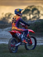 Přilba SUPERTECH S-M10 limitovaná edice BLACK HOLE, ALPINESTARS (černá/multicolor) 2026 (8)